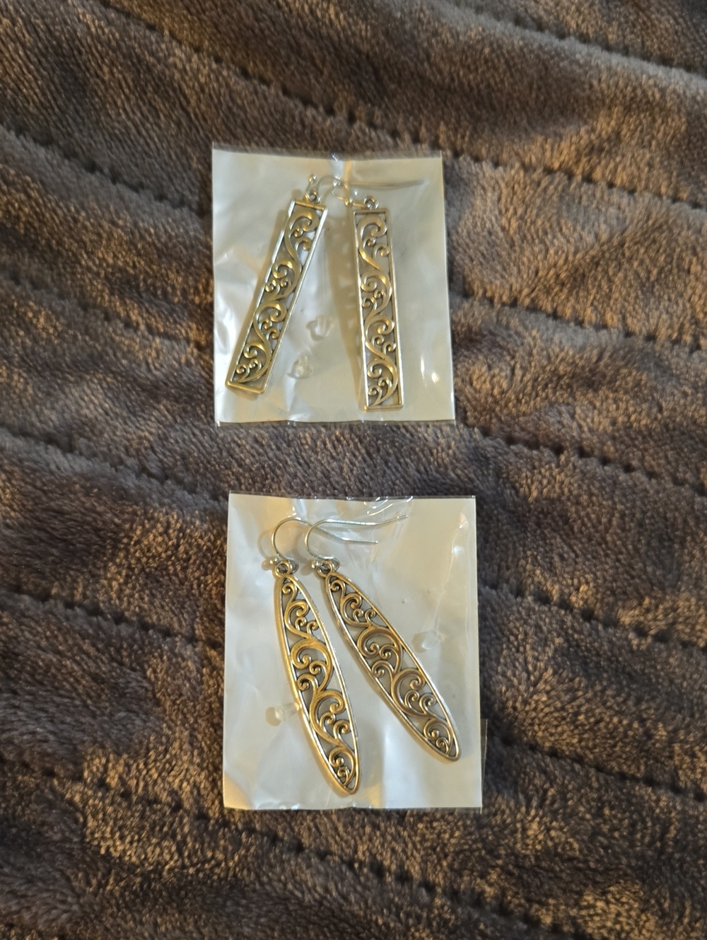 Silver-Toned Filigree Drop Earrings  - Elegant Women Accessories